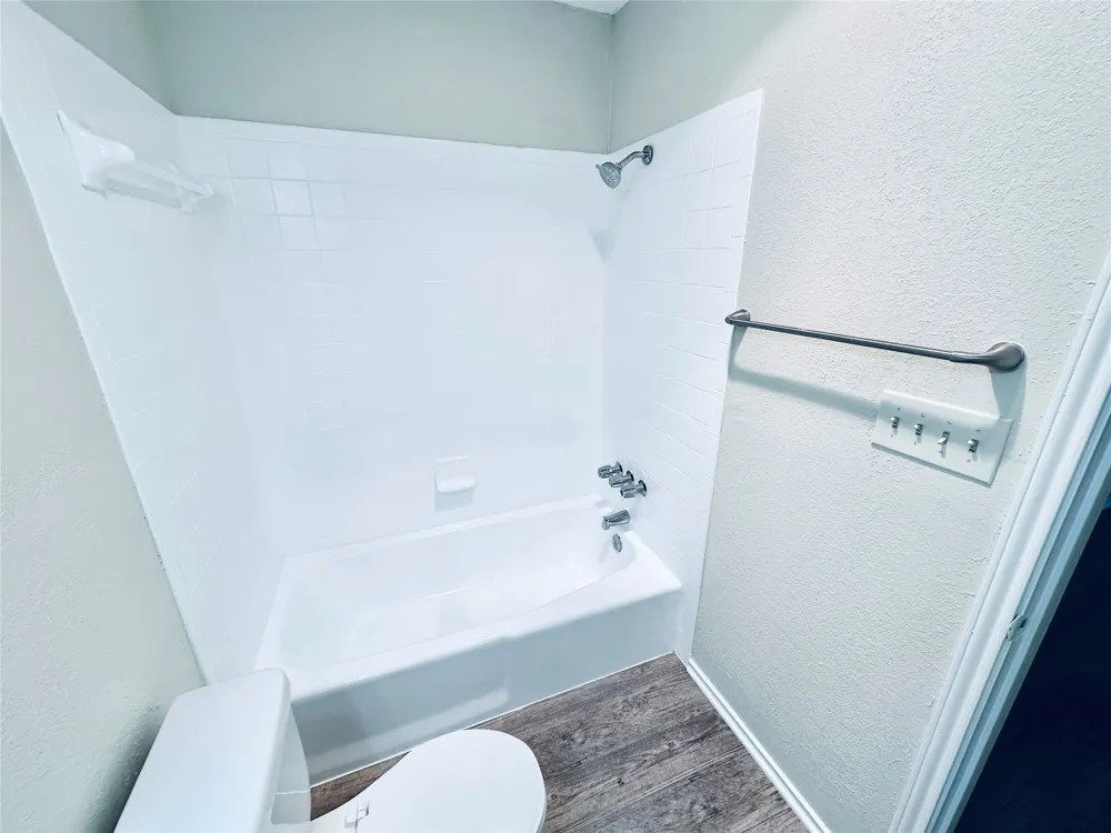 379 Fantail Loop #B Austin, TX 78734