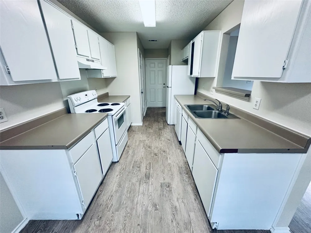 379 Fantail Loop #B Austin, TX 78734