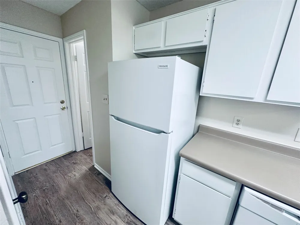 379 Fantail Loop #B Austin, TX 78734