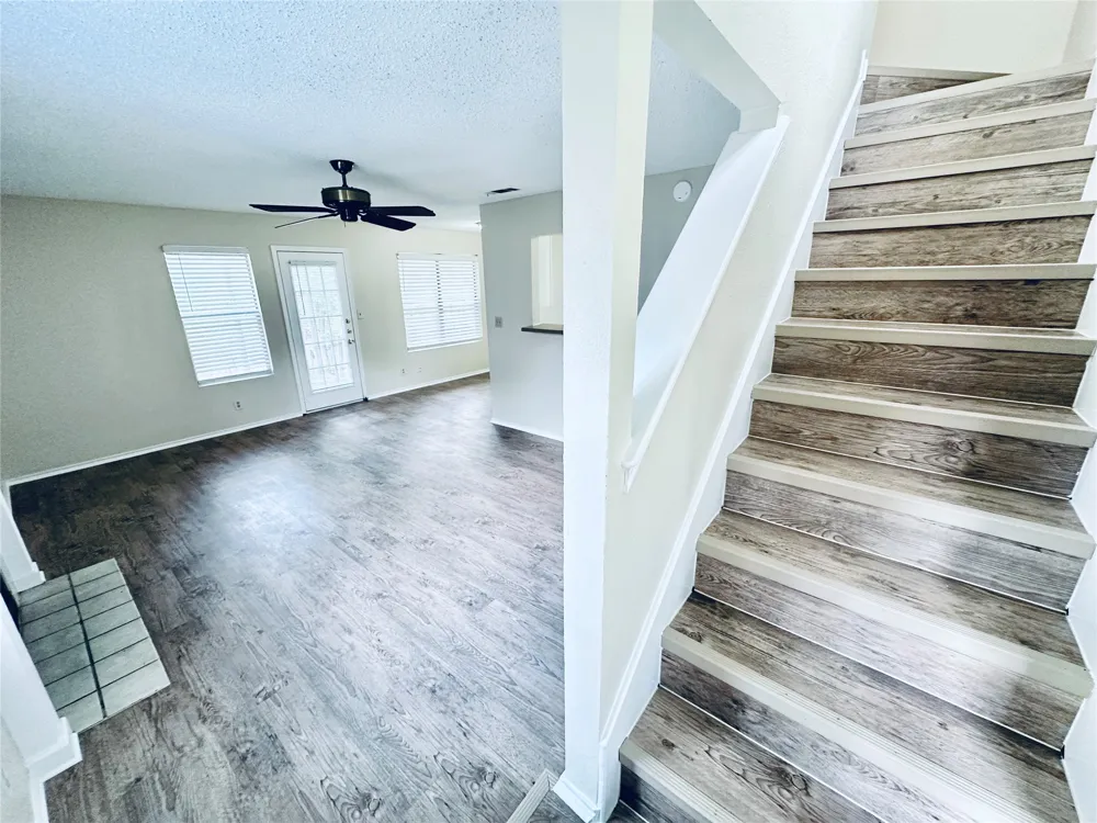 379 Fantail Loop #B Austin, TX 78734
