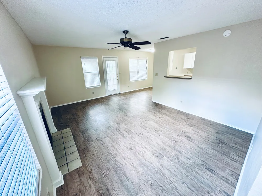 379 Fantail Loop #B Austin, TX 78734