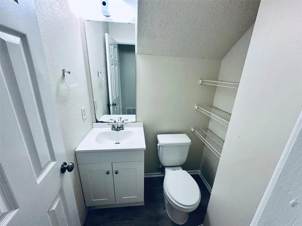 379 Fantail Loop #B Austin, TX 78734