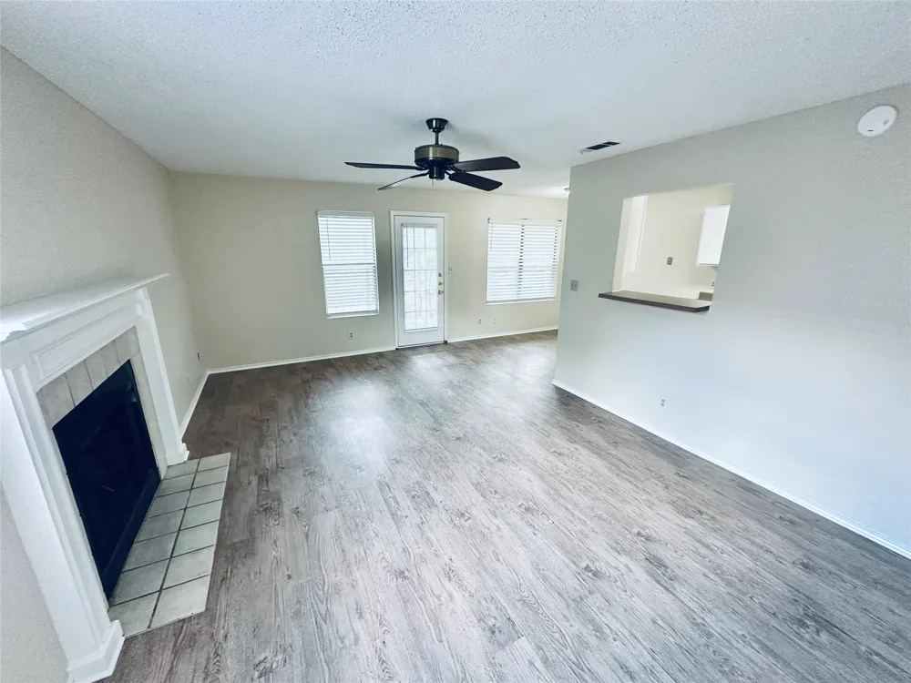 379 Fantail Loop #B Austin, TX 78734