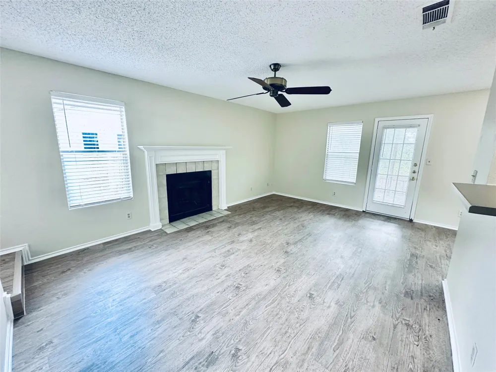 379 Fantail Loop #B Austin, TX 78734