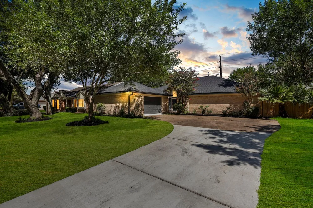 15134 Corona Del Mar Drive Houston, TX 77083
