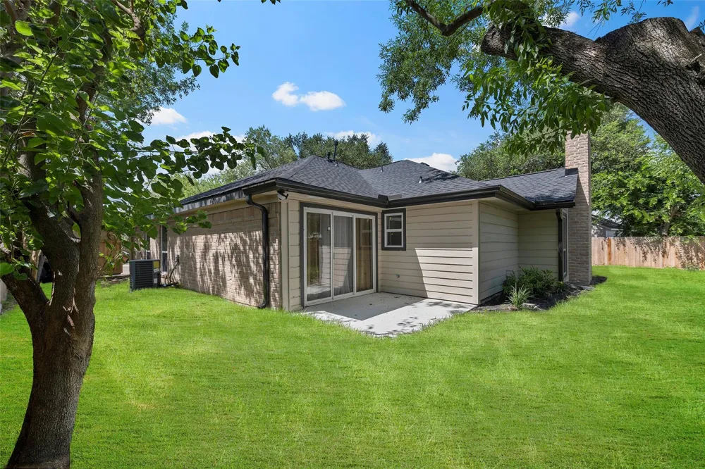 15134 Corona Del Mar Drive Houston, TX 77083