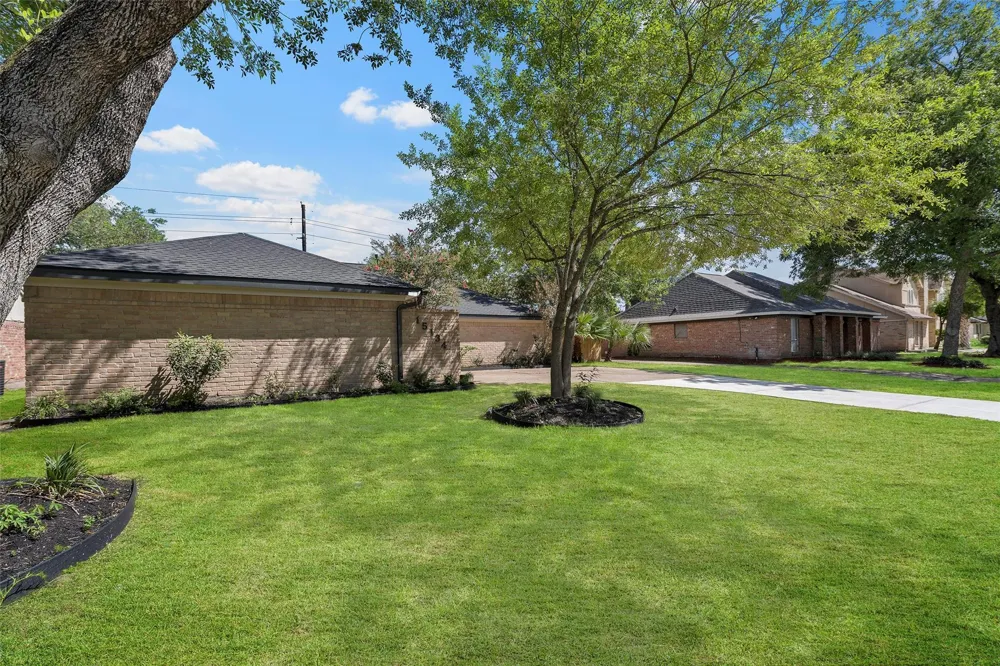 15134 Corona Del Mar Drive Houston, TX 77083