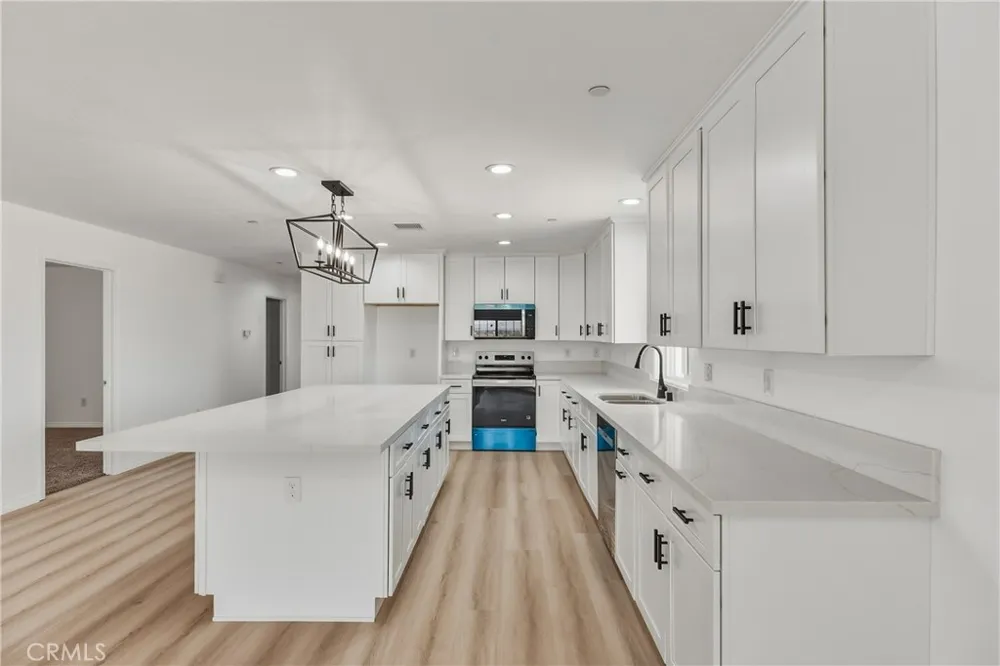 16925 Nanticoke Rd Apple Valley, CA 92307