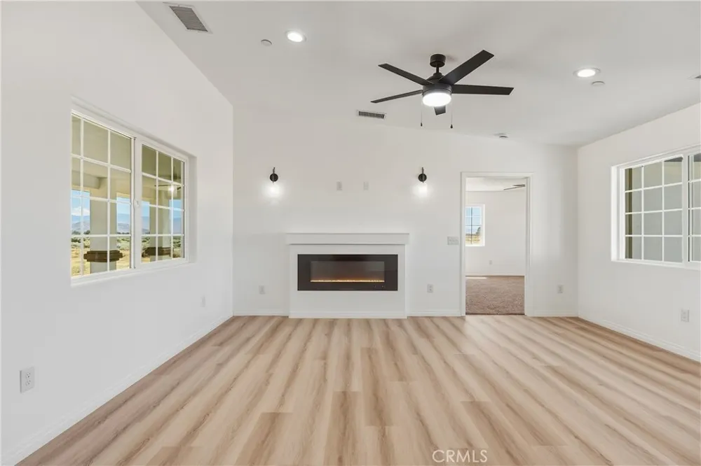16925 Nanticoke Rd Apple Valley, CA 92307