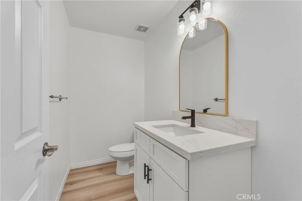 16925 Nanticoke Rd Apple Valley, CA 92307