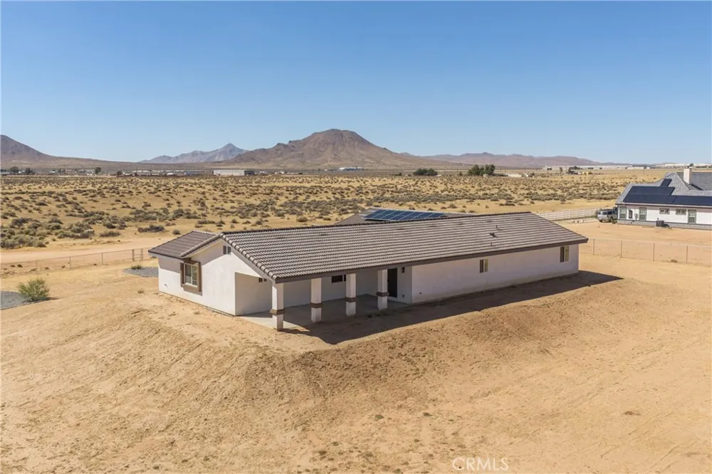 16925 Nanticoke Rd Apple Valley, CA 92307