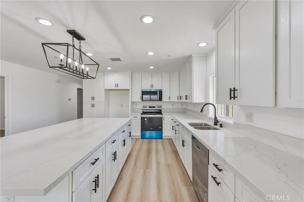 16925 Nanticoke Rd Apple Valley, CA 92307