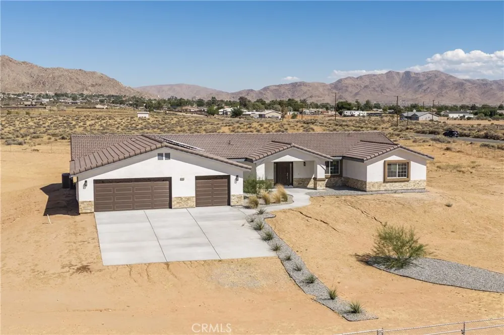 16925 Nanticoke Rd Apple Valley, CA 92307