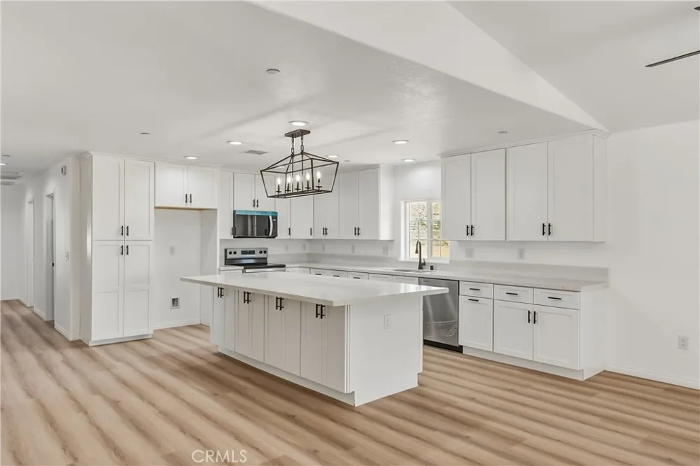 16925 Nanticoke Rd Apple Valley, CA 92307