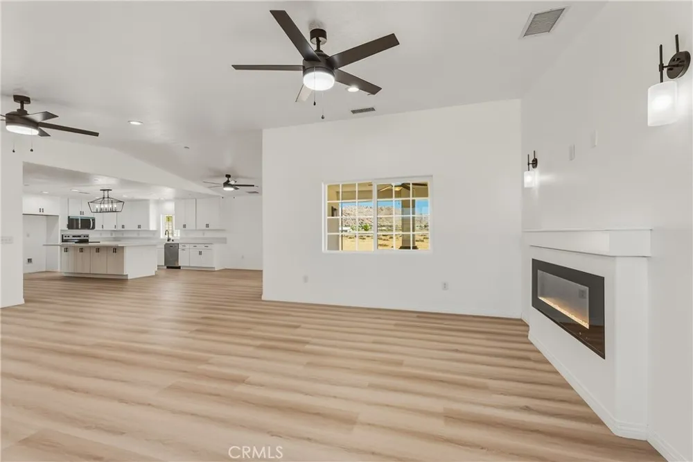 16925 Nanticoke Rd Apple Valley, CA 92307