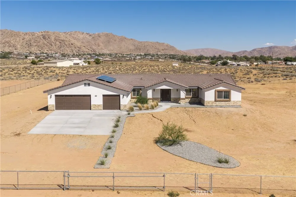 16925 Nanticoke Rd Apple Valley, CA 92307