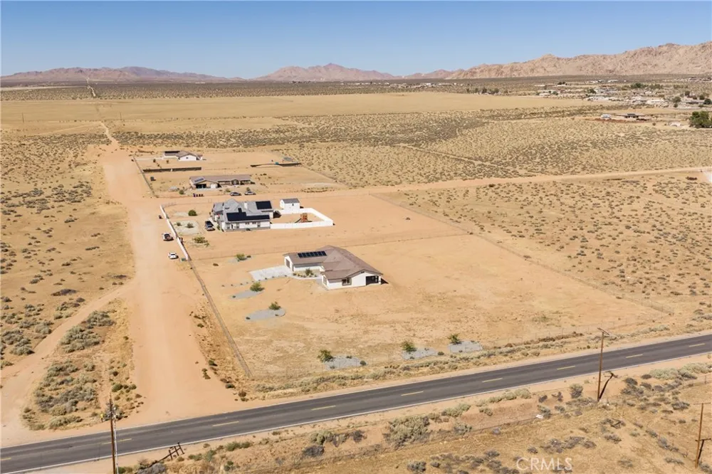 16925 Nanticoke Rd Apple Valley, CA 92307