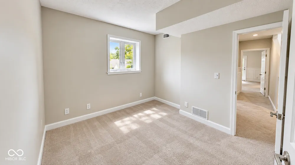 9531 S Harbour Pointe Drive Bloomington, IN 47401