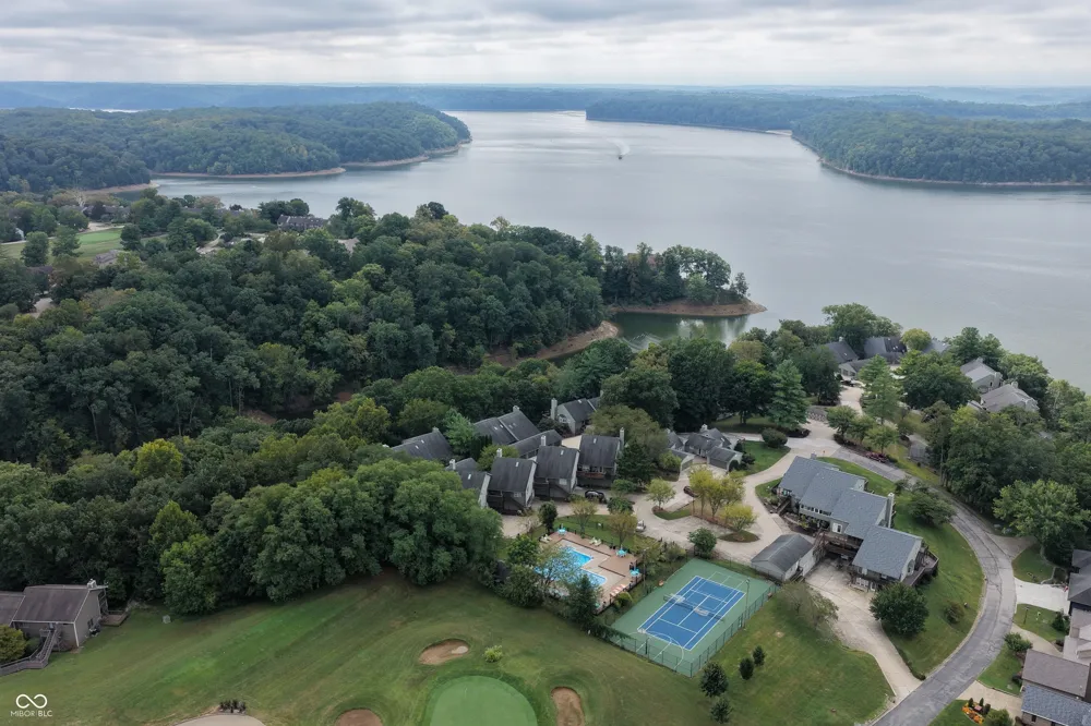 9531 S Harbour Pointe Drive Bloomington, IN 47401