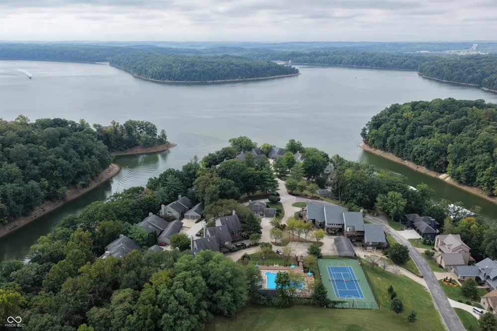 9531 S Harbour Pointe Drive Bloomington, IN 47401