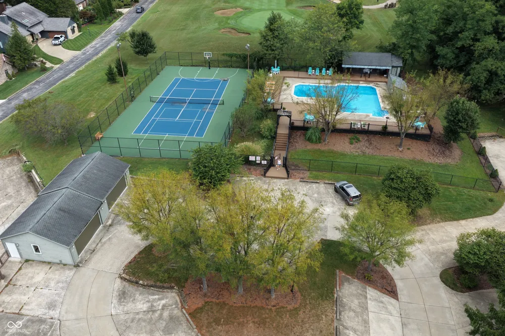 9531 S Harbour Pointe Drive Bloomington, IN 47401