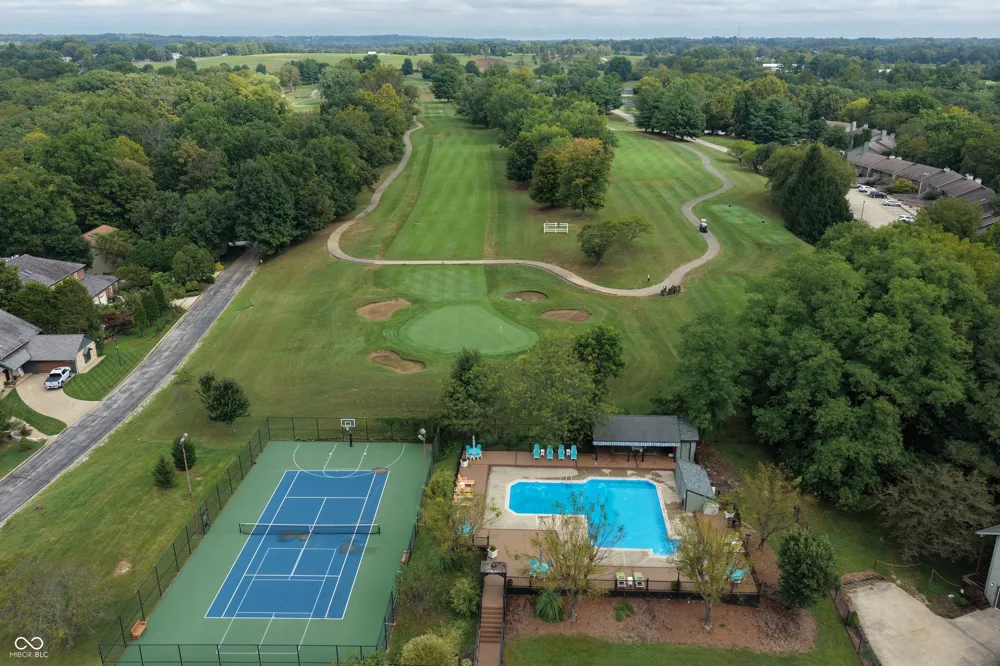9531 S Harbour Pointe Drive Bloomington, IN 47401