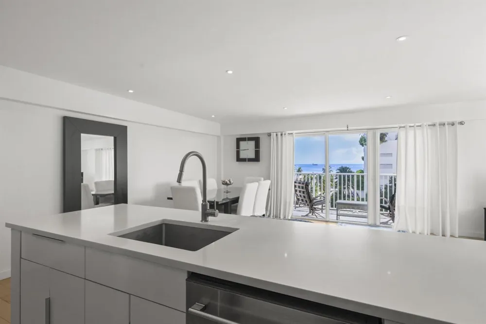 95 Birch Road #704 Fort Lauderdale, FL 33304