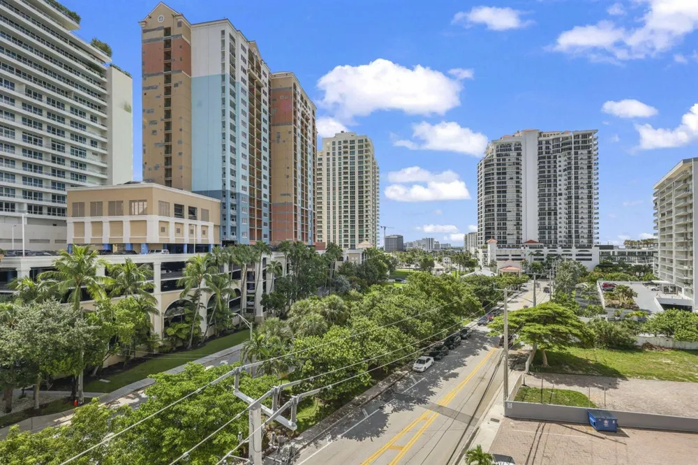 95 Birch Road #704 Fort Lauderdale, FL 33304