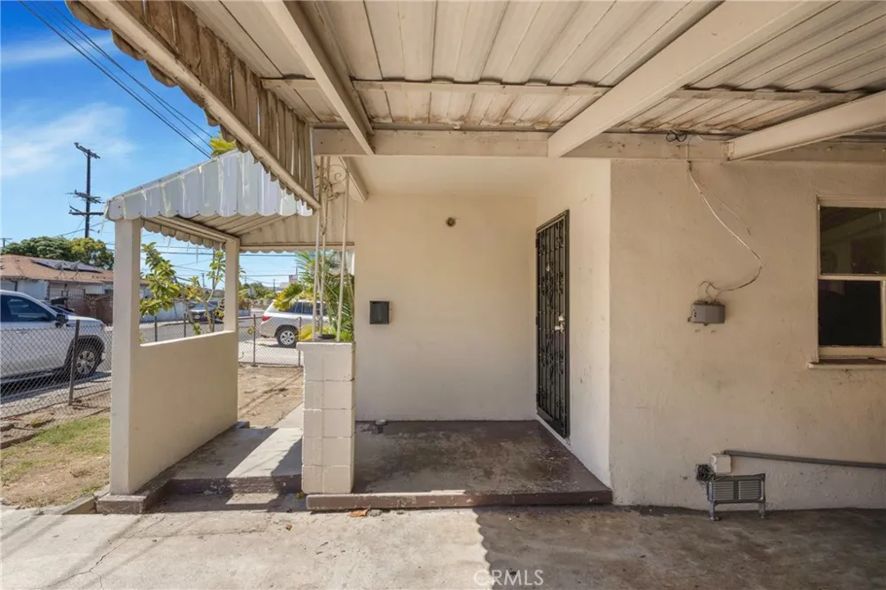 113 E 214th Carson, CA 90745