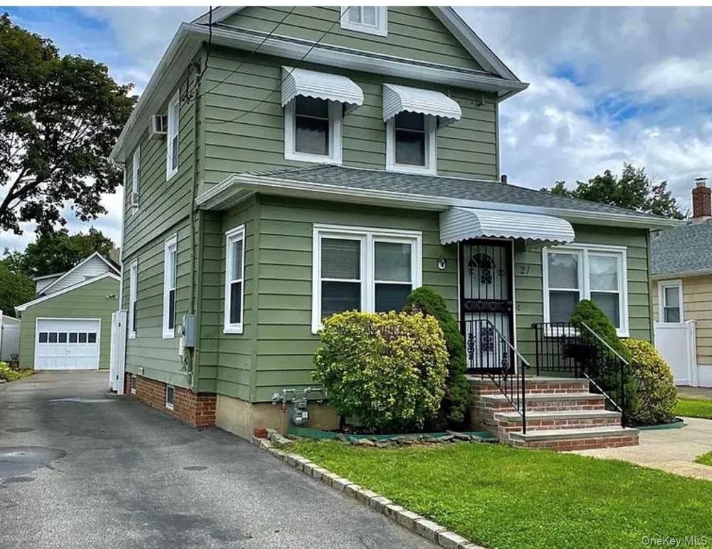 21 Duane Street Farmingdale, NY 11735