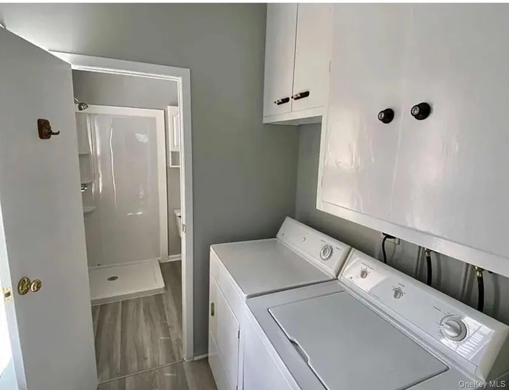 21 Duane Street Farmingdale, NY 11735