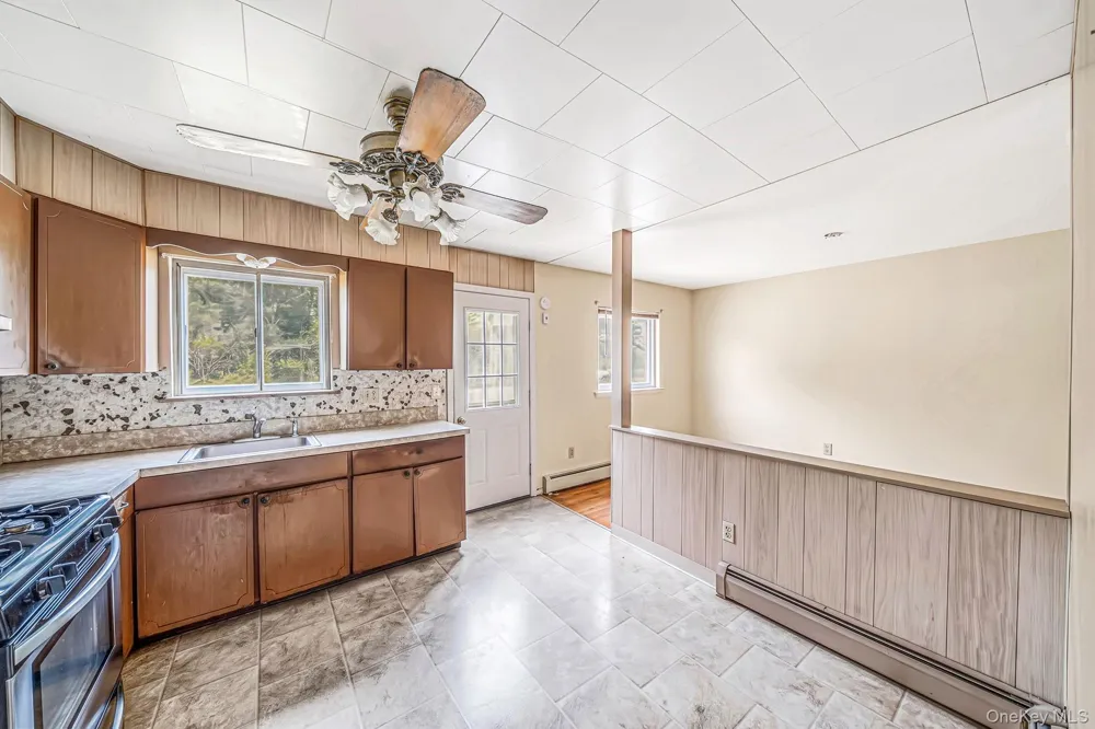 575 Freeman Avenue Brentwood, NY 11717