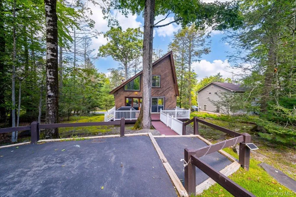 142 Emerald Drive Rock Hill, NY 12775