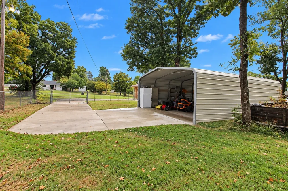 2009 Parkview Drive Okmulgee, OK 74447