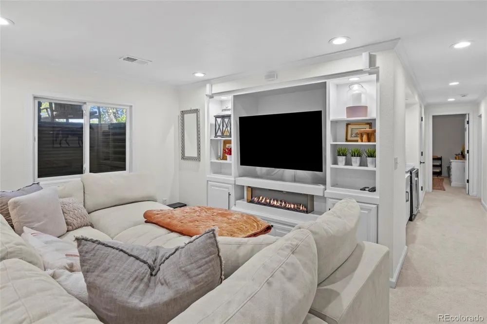 983 Logan Court Loveland, CO 80538