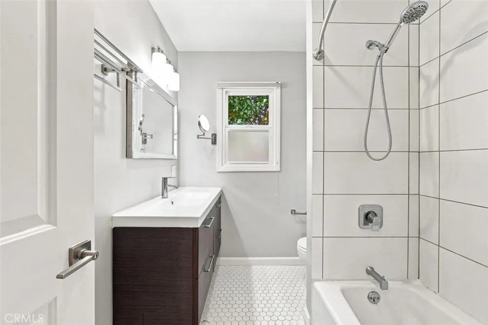22209 Denker Torrance, CA 90501