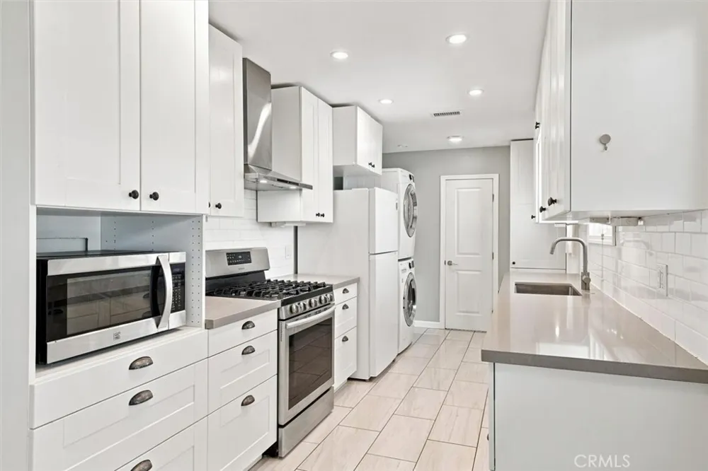 22209 Denker Torrance, CA 90501