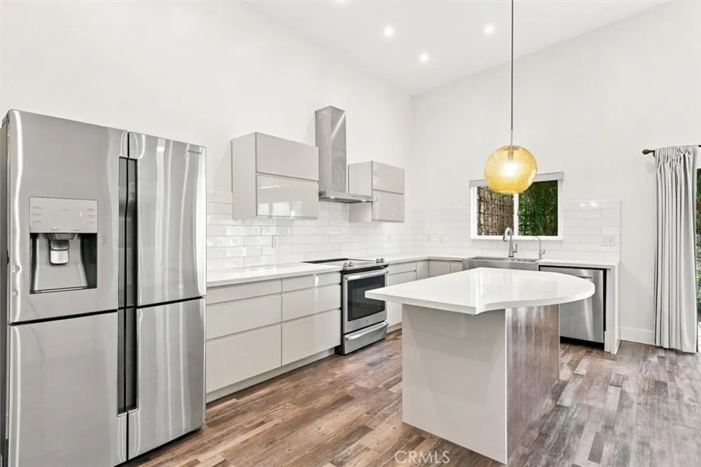 22209 Denker Torrance, CA 90501