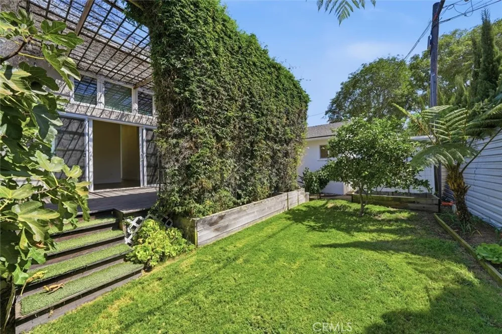 22209 Denker Torrance, CA 90501