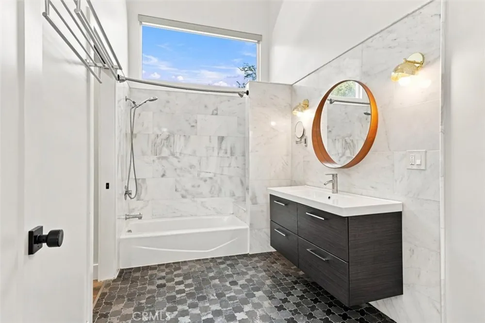 22209 Denker Torrance, CA 90501