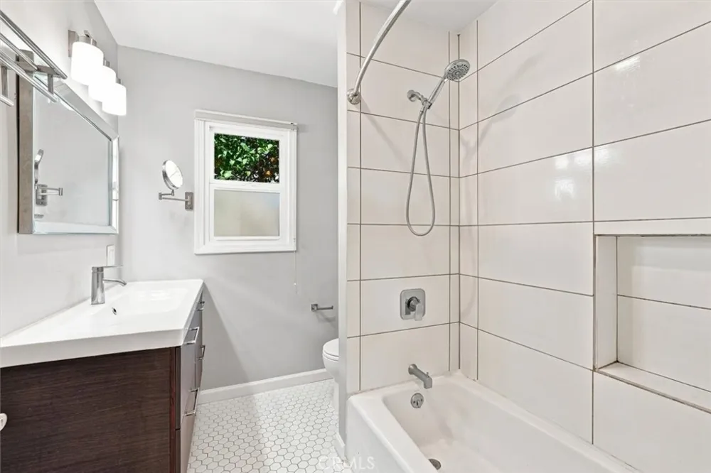 22209 Denker Torrance, CA 90501