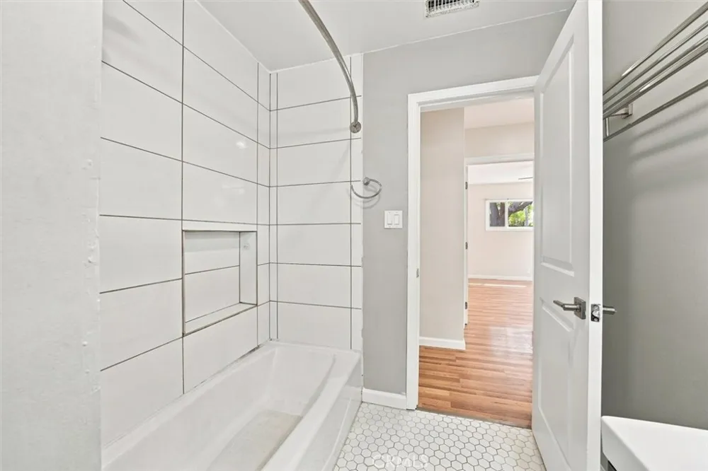 22209 Denker Torrance, CA 90501