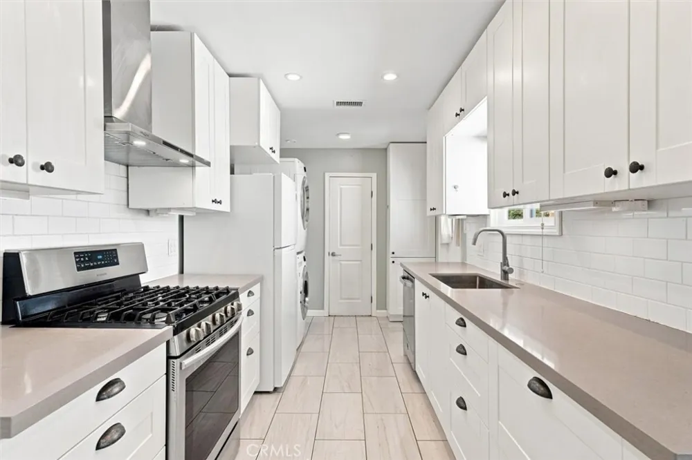 22209 Denker Torrance, CA 90501