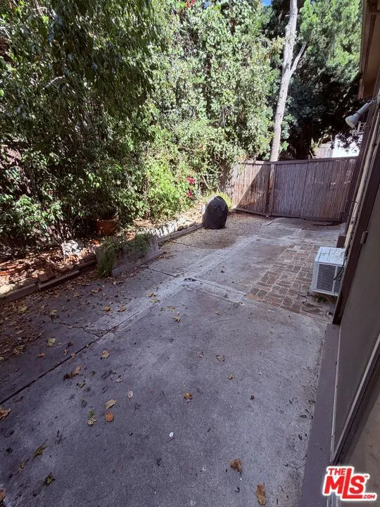 2000 Ivar Avenue #2 Los Angeles, CA 90068
