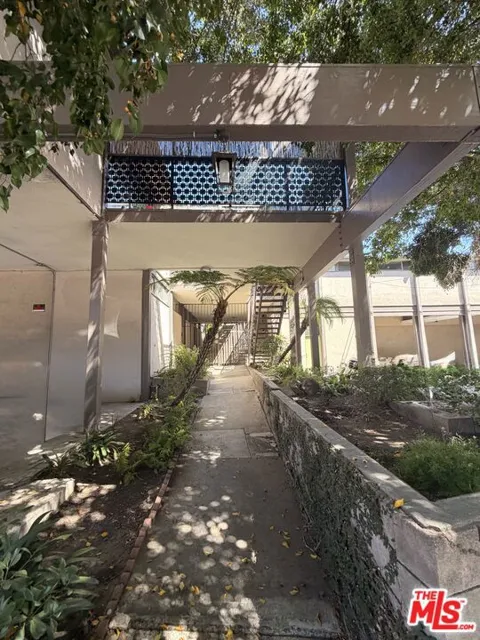 2000 Ivar Avenue ##2