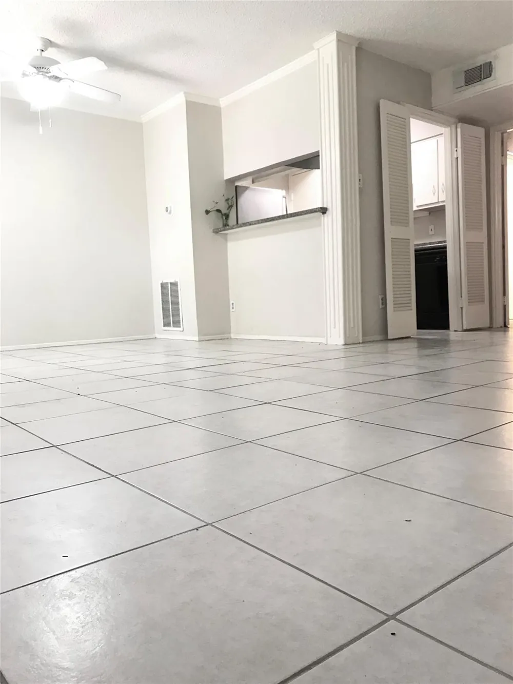 6410 Del Monte Drive #102 Houston, TX 77057
