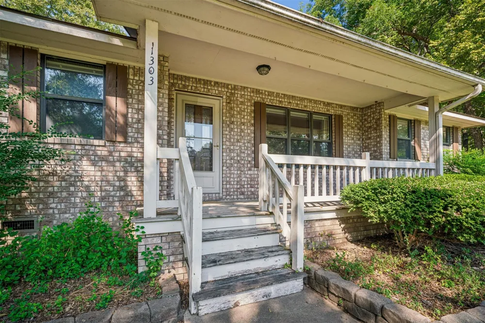 1303 Iroquois Chouteau, OK 74337
