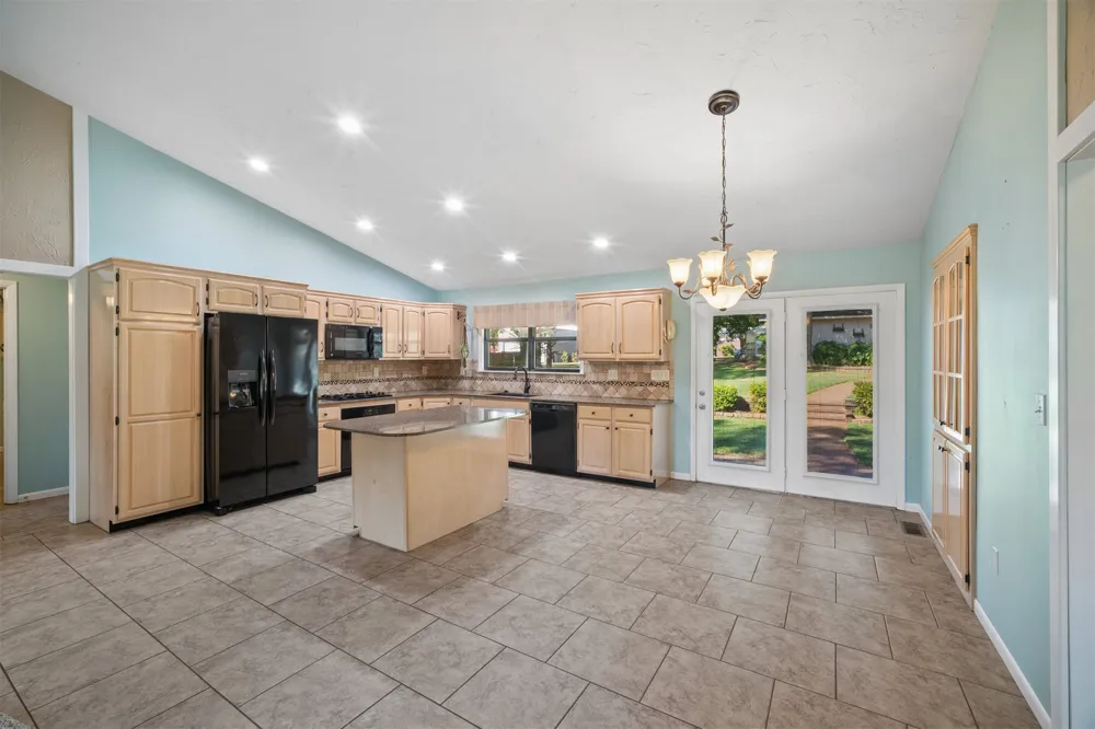 1303 Iroquois Chouteau, OK 74337