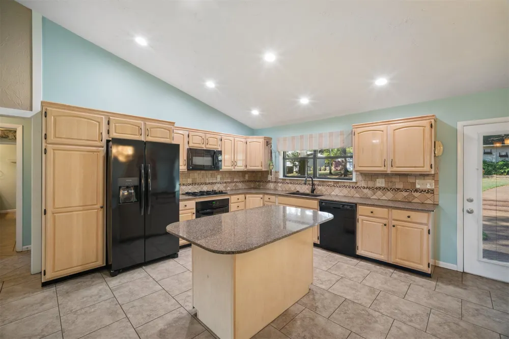 1303 Iroquois Chouteau, OK 74337