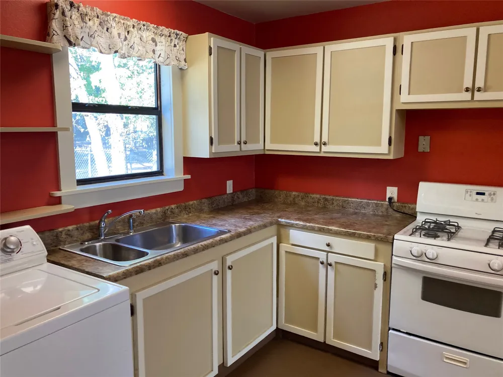1303 Iroquois Chouteau, OK 74337